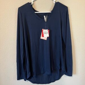 🎶 Woman’s medium long sleeve sleep shirt